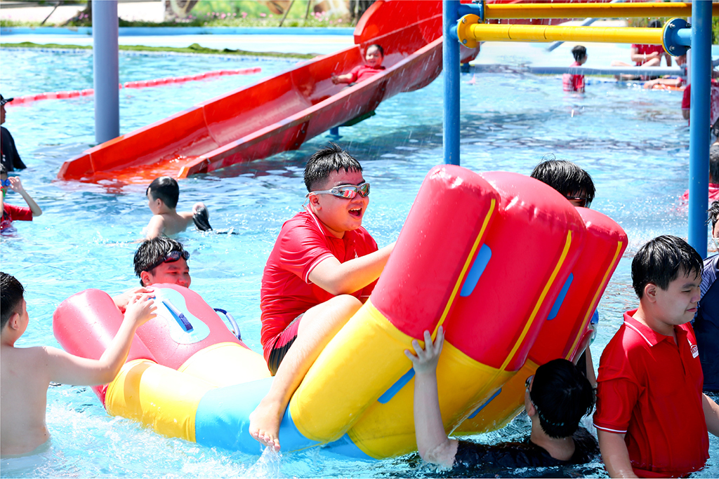 "Summer Study Tour - Thrill On Safari" 2025 là gì?