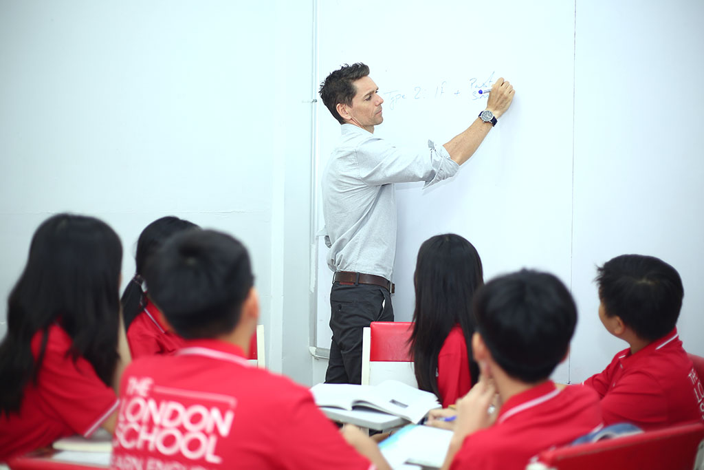 Học sinh THCS từng bước xây dựng nền tảng tiếng Anh tại Anh Ngữ Luân Đôn